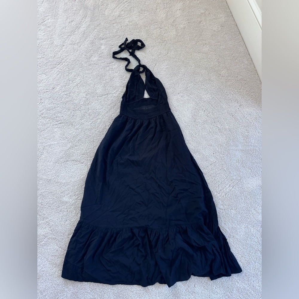 Black Crisscross Halter Maxi Dress - Picture 7 of 9